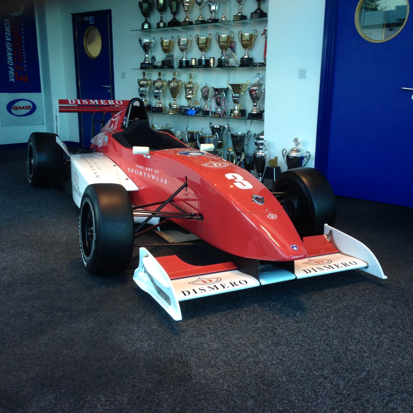 Formula One star Kimi Raikkonen’s 2000 Tatuus Formula Renault to be auctioned at no reserve