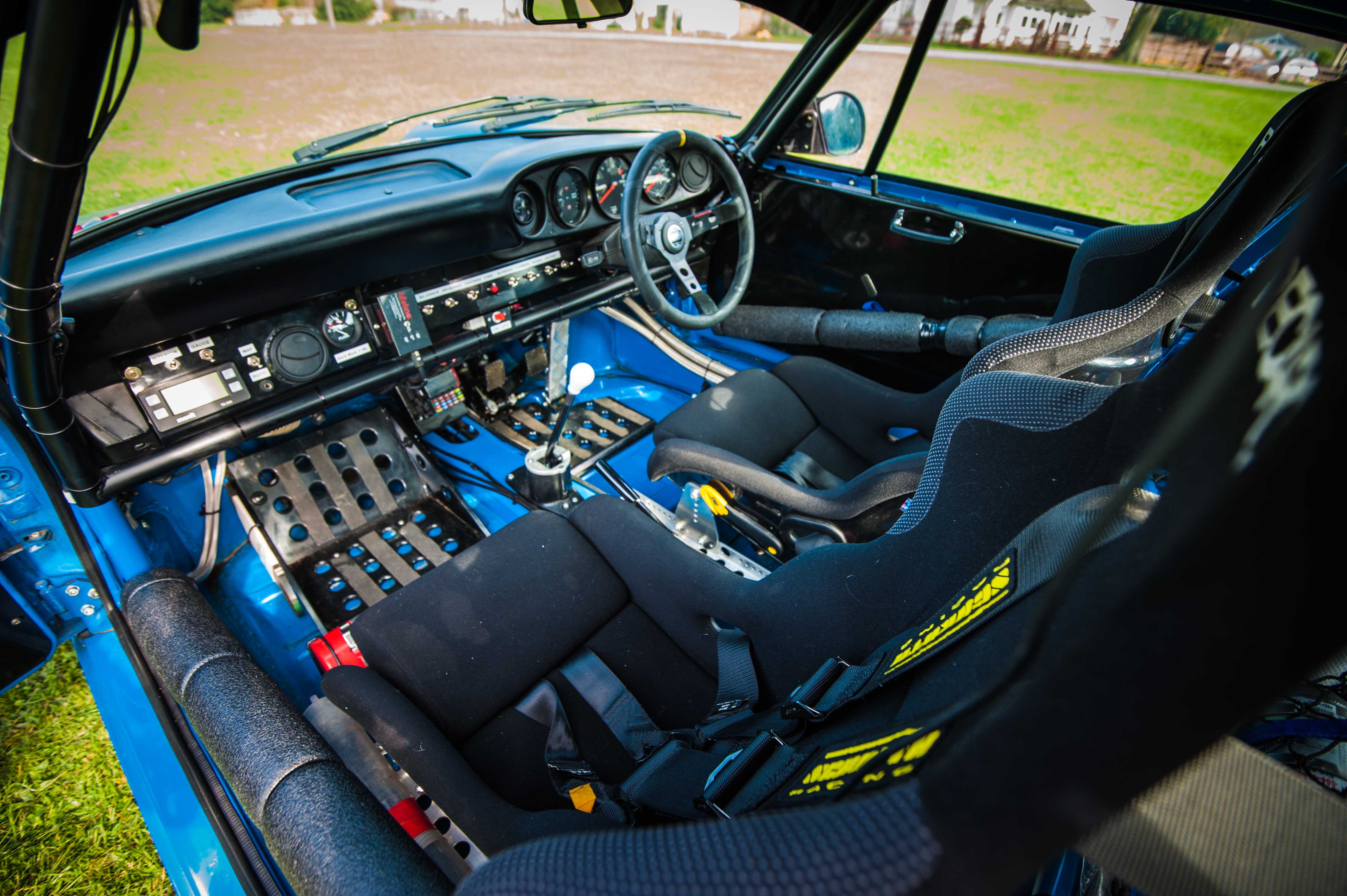 Porsche 911 - UVH 124T-3 - Auto Addicts