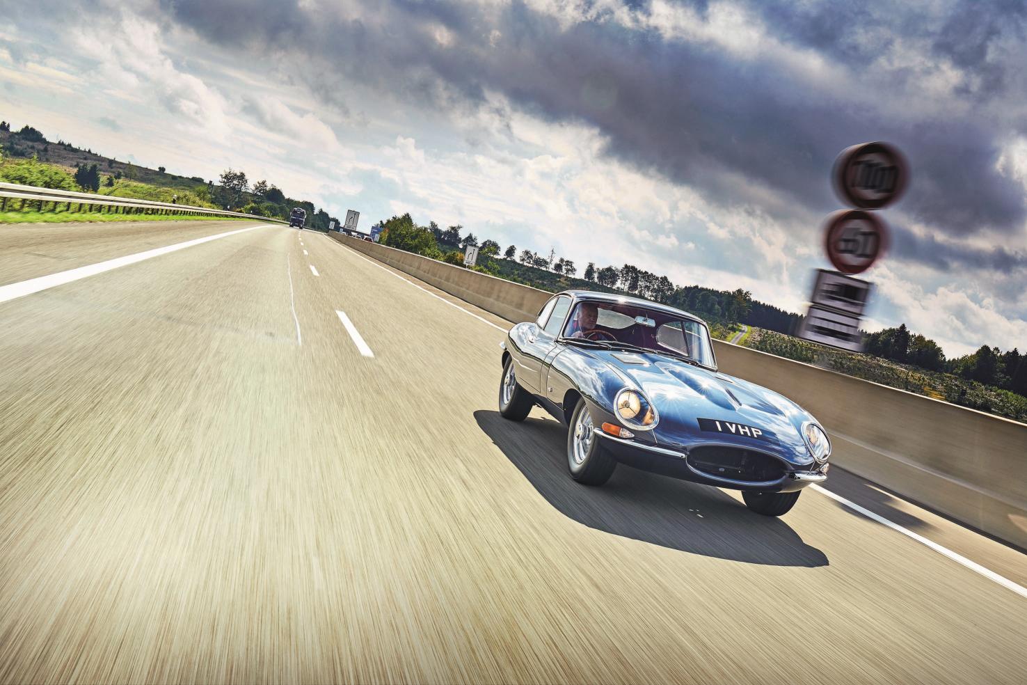 David Franklin recreates 150mph Jaguar E-Type road test of 1961