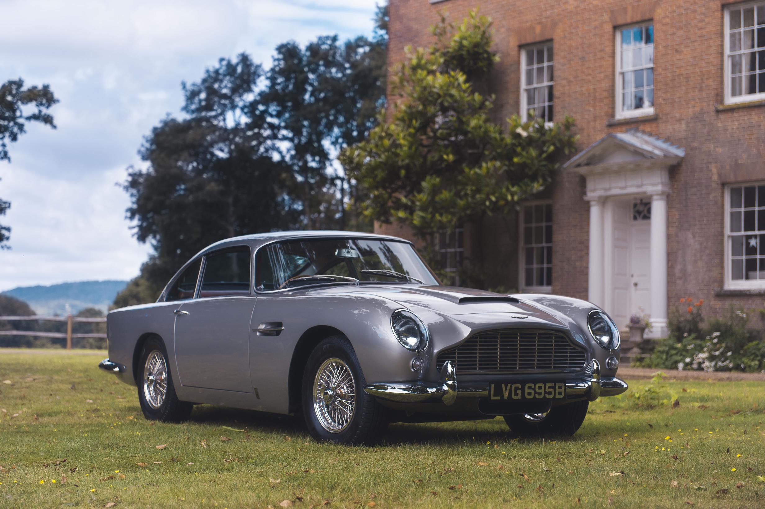 DB5 sells for £825,000 on Vero – Social Media Platform!