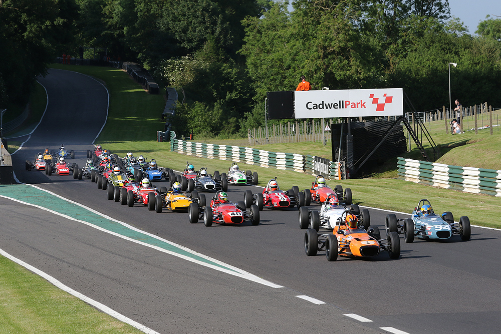 HSCC Wolds Trophy is a scorcher at Cadwell Park