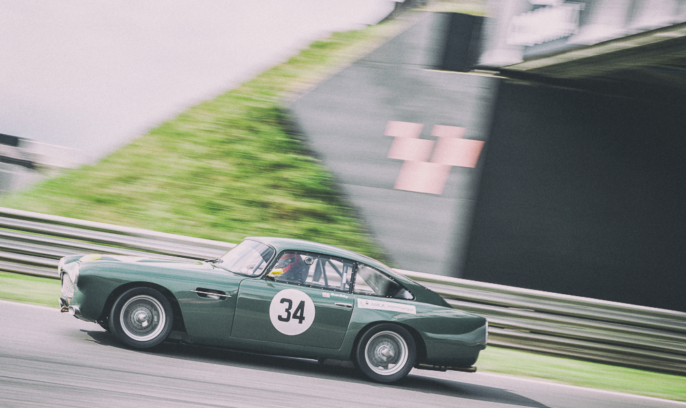 AMOC Racing showcases fine racing at scorching Snetterton