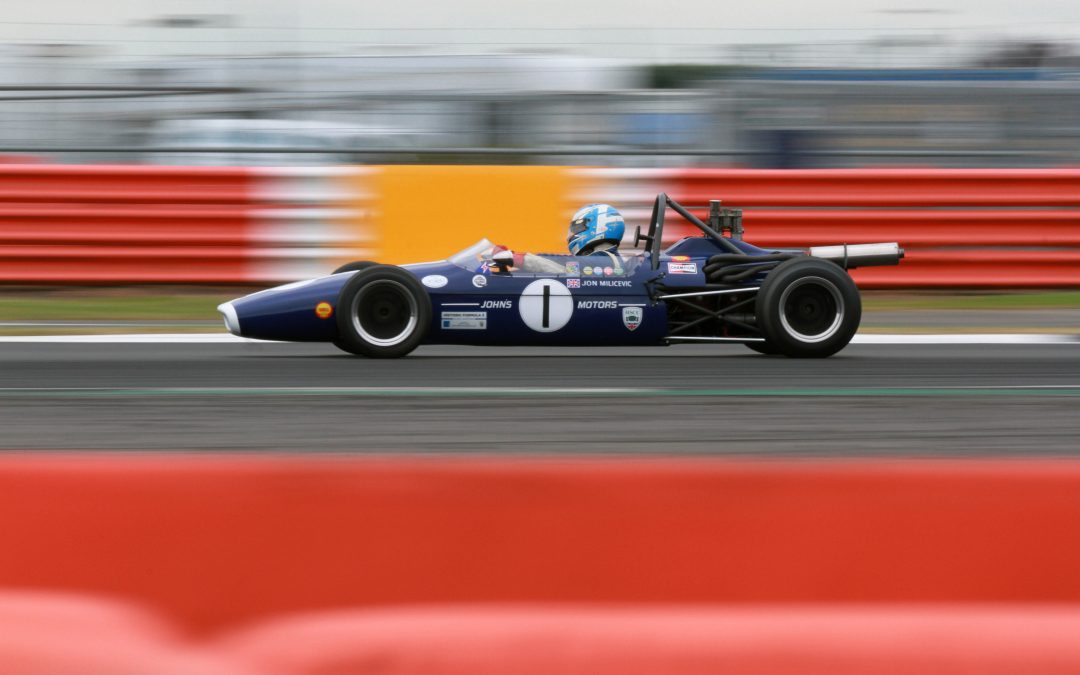 HSCC racers shine on Silverstone Grand Prix circuit