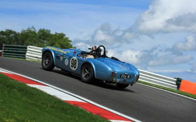 Barter and Clark share victories at Cadwell Park