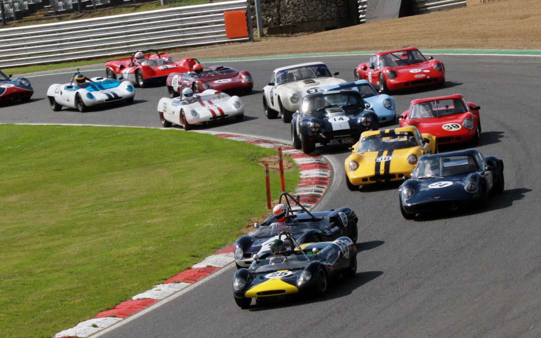 HSCC racers battle the heat at Brands Hatch